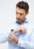 Load image into Gallery viewer, Eterna Modern Fit Cover Shirt Blue