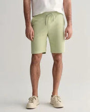 Load image into Gallery viewer, 2009027/Short          Sweatshort 345 Milky Matcha
