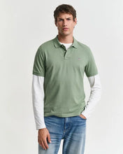 Load image into Gallery viewer, 2201/Shield               PiquePolo 362 Kalmata Green
