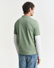 Load image into Gallery viewer, 2201/Shield               PiquePolo 362 Kalmata Green
