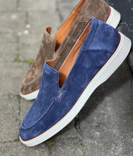 Load image into Gallery viewer, 14092/Suede              Hunter 28 Dark Blue

