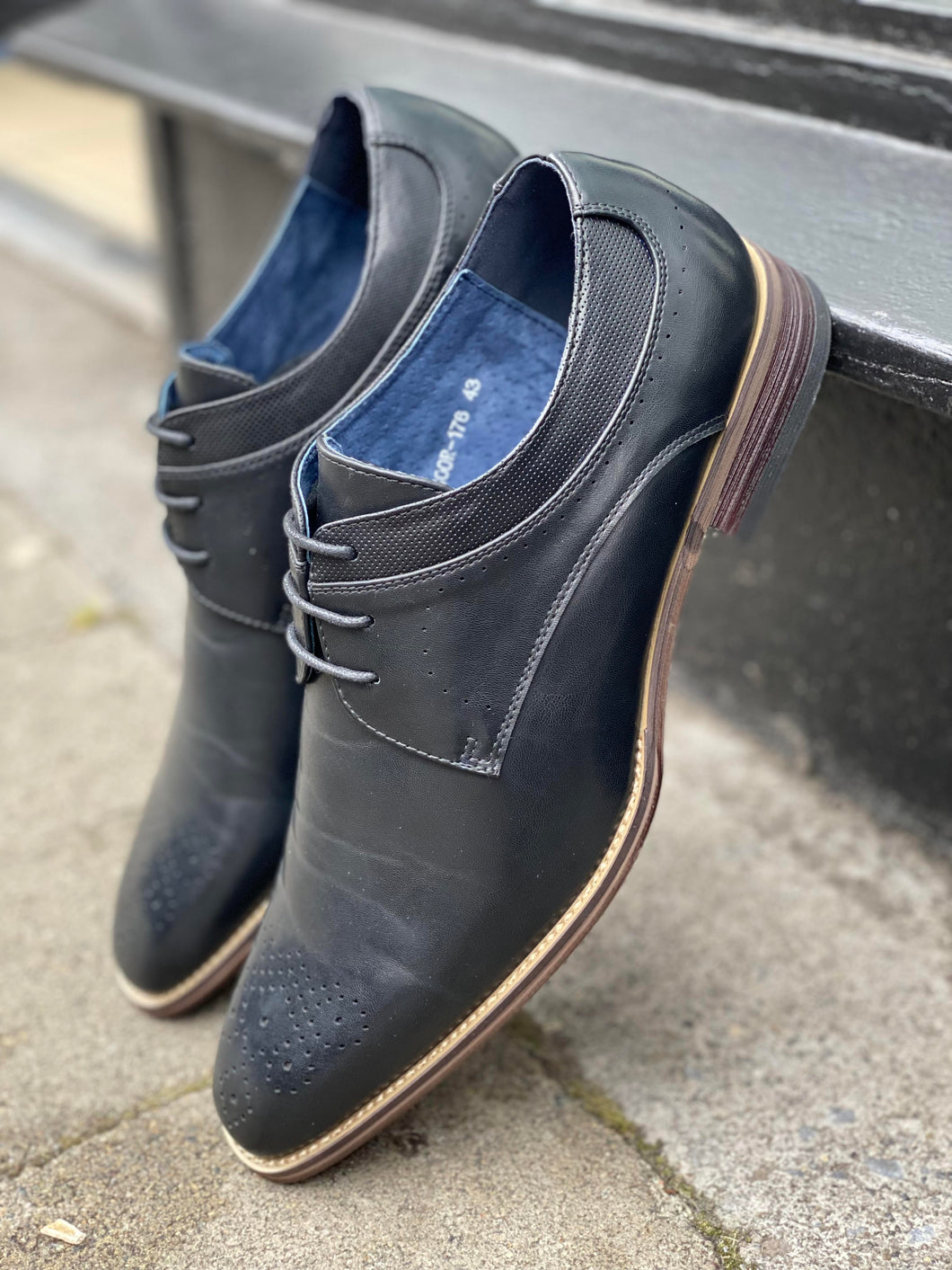 Goor 176/          Gibson Black