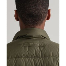 Load image into Gallery viewer, GANT Light Down Jacket Style Code. 7006093
